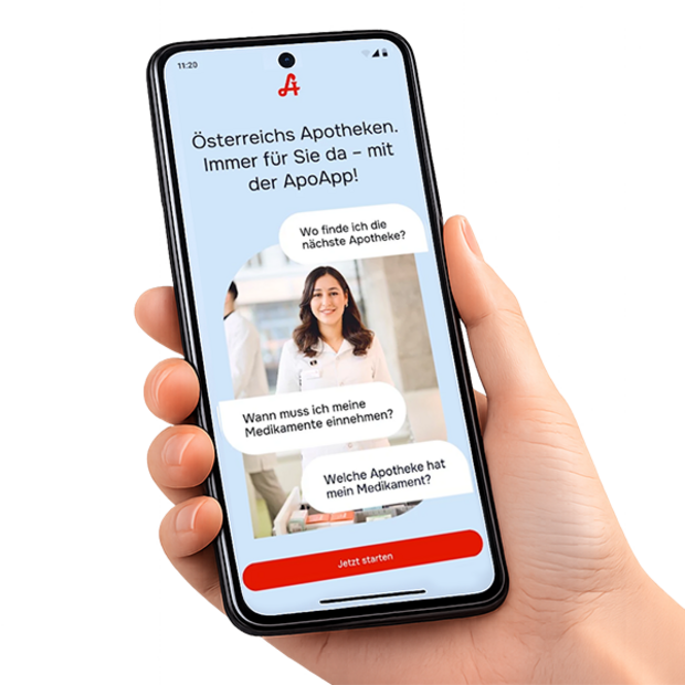 Hand hält Smartphone mit geöffneter ApoApp, die Informationen und Funktionen zu Apotheken in Österreich anzeigt